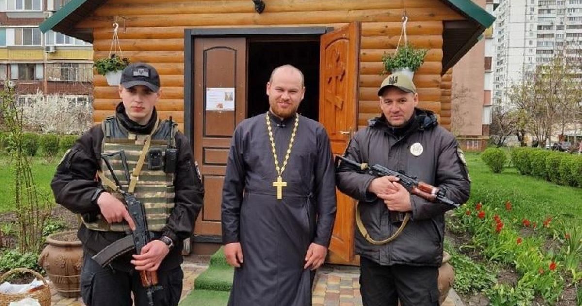 У Києві півтори тисячі правоохоронців заступили на посилене патрулювання на Великдень