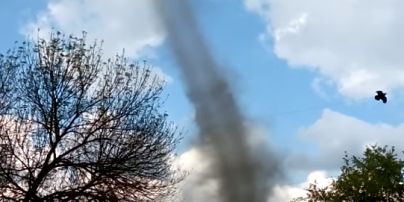 На Тернопольщине очевидцы сняли видео жуткого смерча