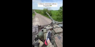 Виталий Козловский появился на танке впереди