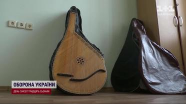 Бандури під час війни на сотні тисяч гривень! Серйозно????