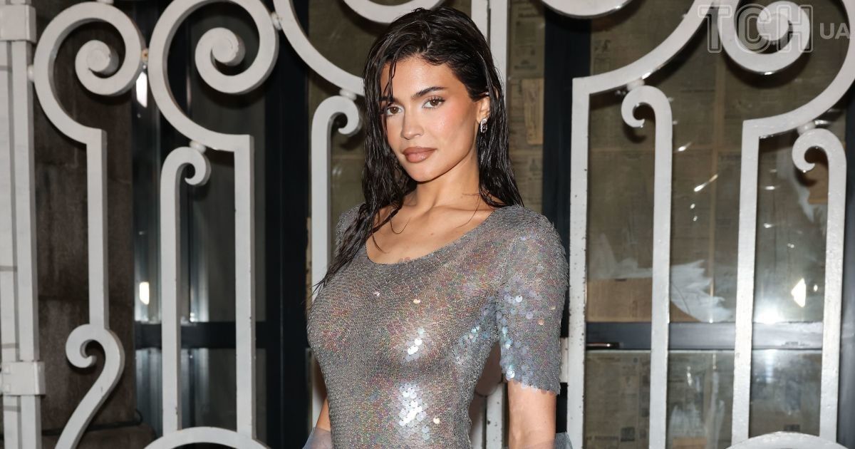 In a silver dress and gloves: Kylie Jenner appeared in an outfit, the ...
