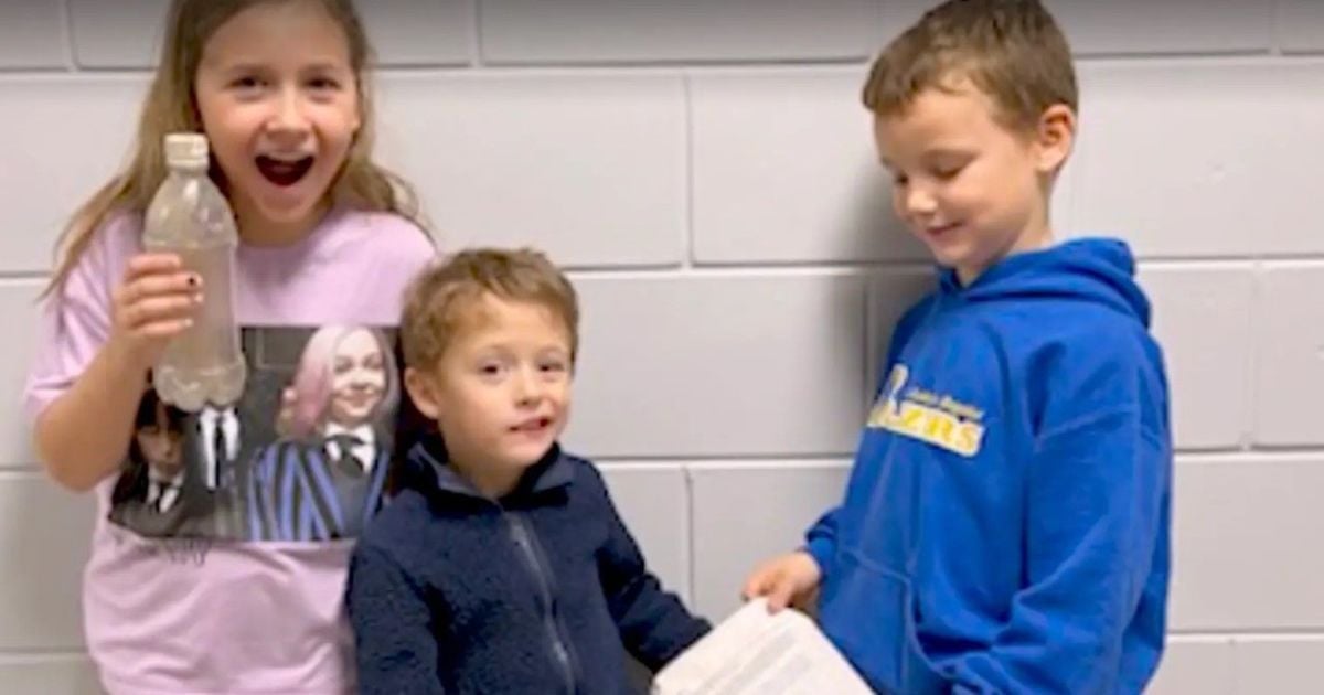 Послання у пляшці знайшли через 26 років / Фото: Windsor-Essex Catholic District School Board