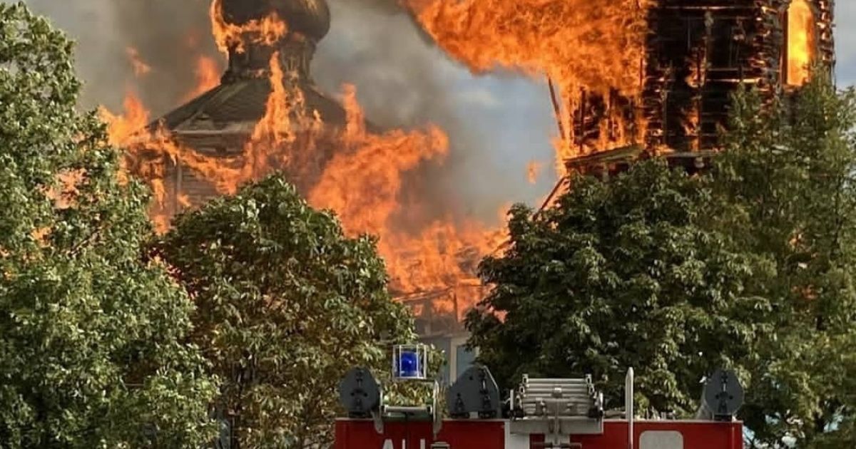 Пожежа у Свято-Петропавліській церкві_4 / © Главное управление ГСЧС Украины в Донецкой области