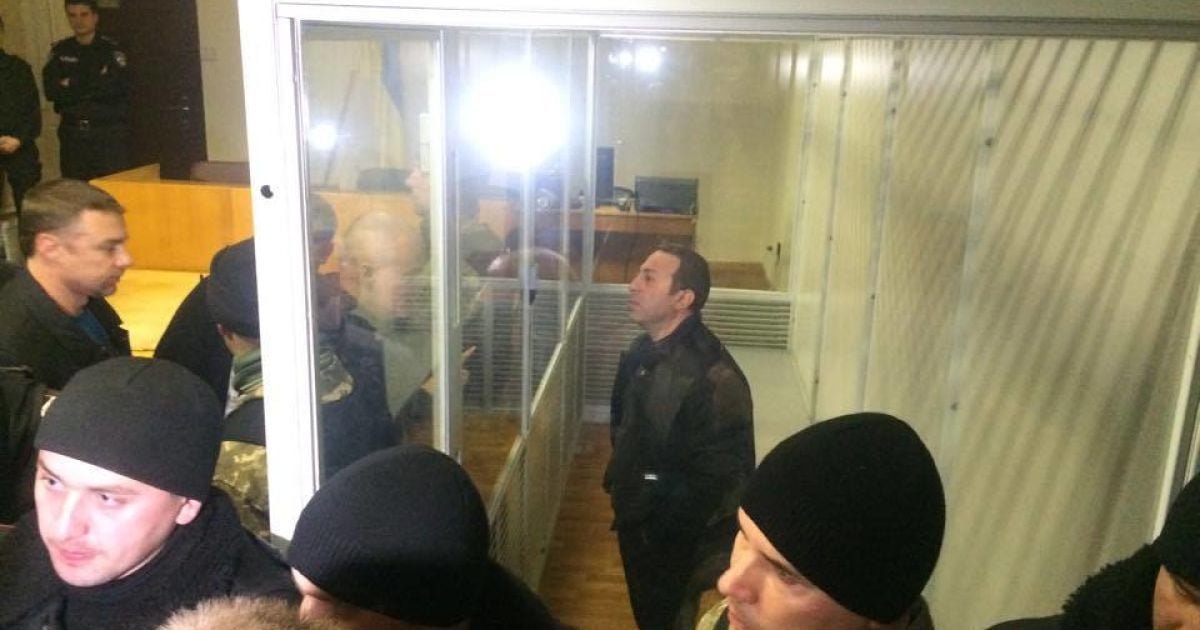 Політика привезли до суду / © Фото Валерії Ковалінської/ТСН