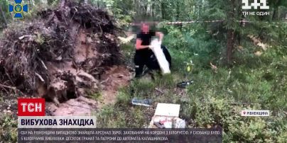 Новости Украины: в Ровенской области СБУ нашла тайник с боеприпасами