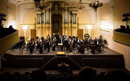 Украли инструменты и даже штаны: в Нидерландах обокрали симфонический оркестр из Львова
