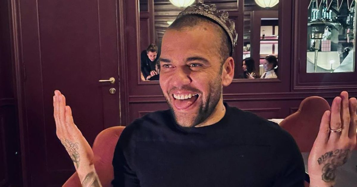 Готовится к карнавалу в Рио: самый титулованный футболист мира рассмешил поклонников (видео)