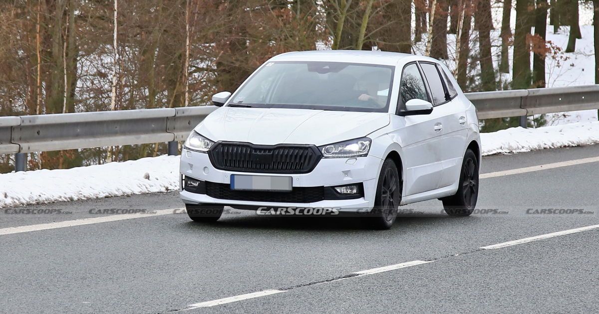 Skoda показала офіційний тизер нової Fabia 2022