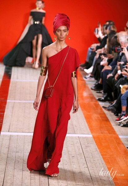 Коллекция Elie Saab прет-а-порте сезона весна-лето 2020 / © East News
