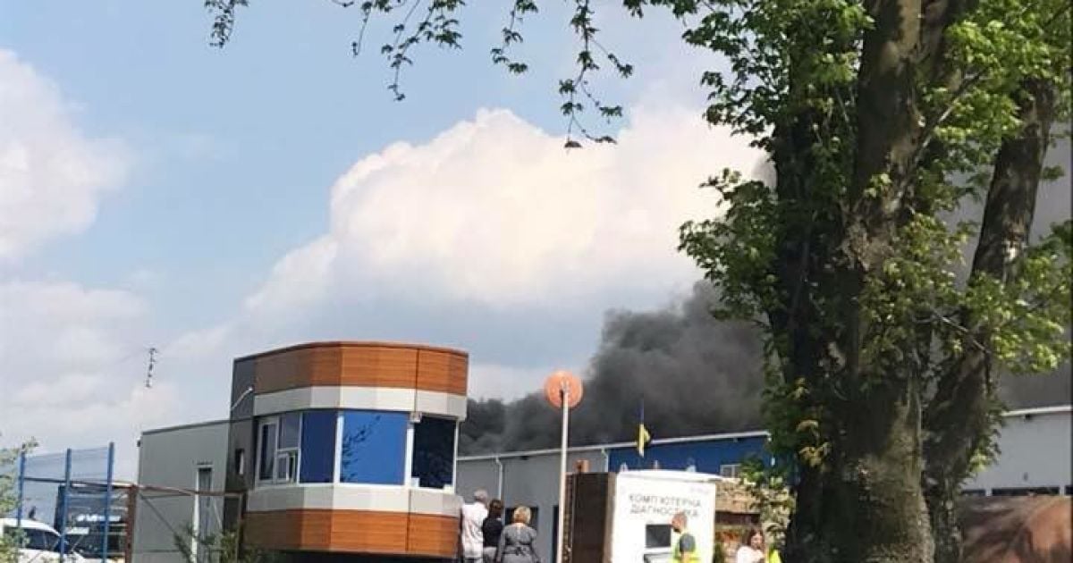 Пожежа в СТО на Львівщині_5 / © Facebook/Igor Zinkevych