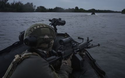 Бої на лівобережжі Херсонщини: окупанти марно намагаються вибити морських піхотинців – Плетенчук