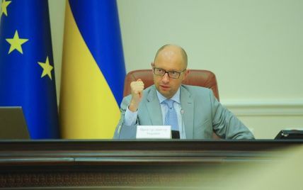 Яценюк переконує, що Україна сплатила всі поточні борги