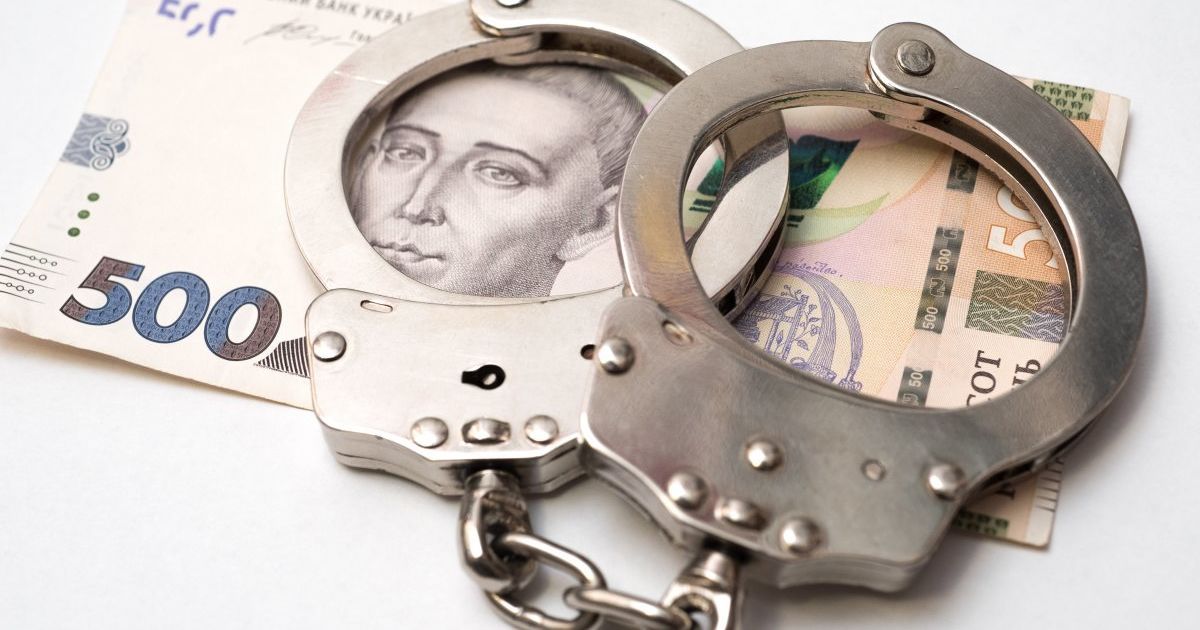 У Києві на хабарі у 35 тис. гривень затримали слідчого поліції