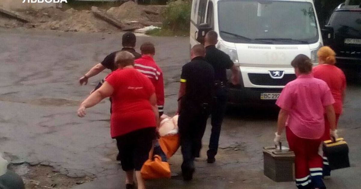 У львові чоловік, який жорстоко зарізав власного батька, взяв у заручники 76 пацієнтів психлікарні