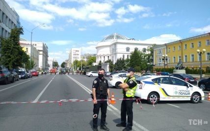 Терорист у київському банку: СБУ керує операцією правоохоронців