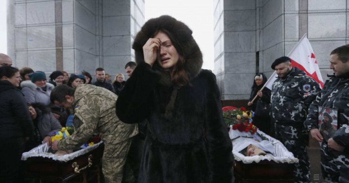 На Майдані Незалежності попрощалися з мужніми бійцями "Айдару". / © УНІАН