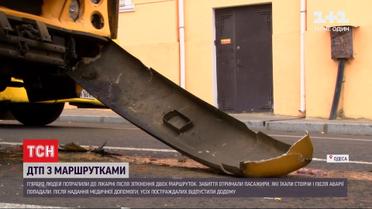 Пять человек попали в больницу после столкновения двух маршруток в Одессе