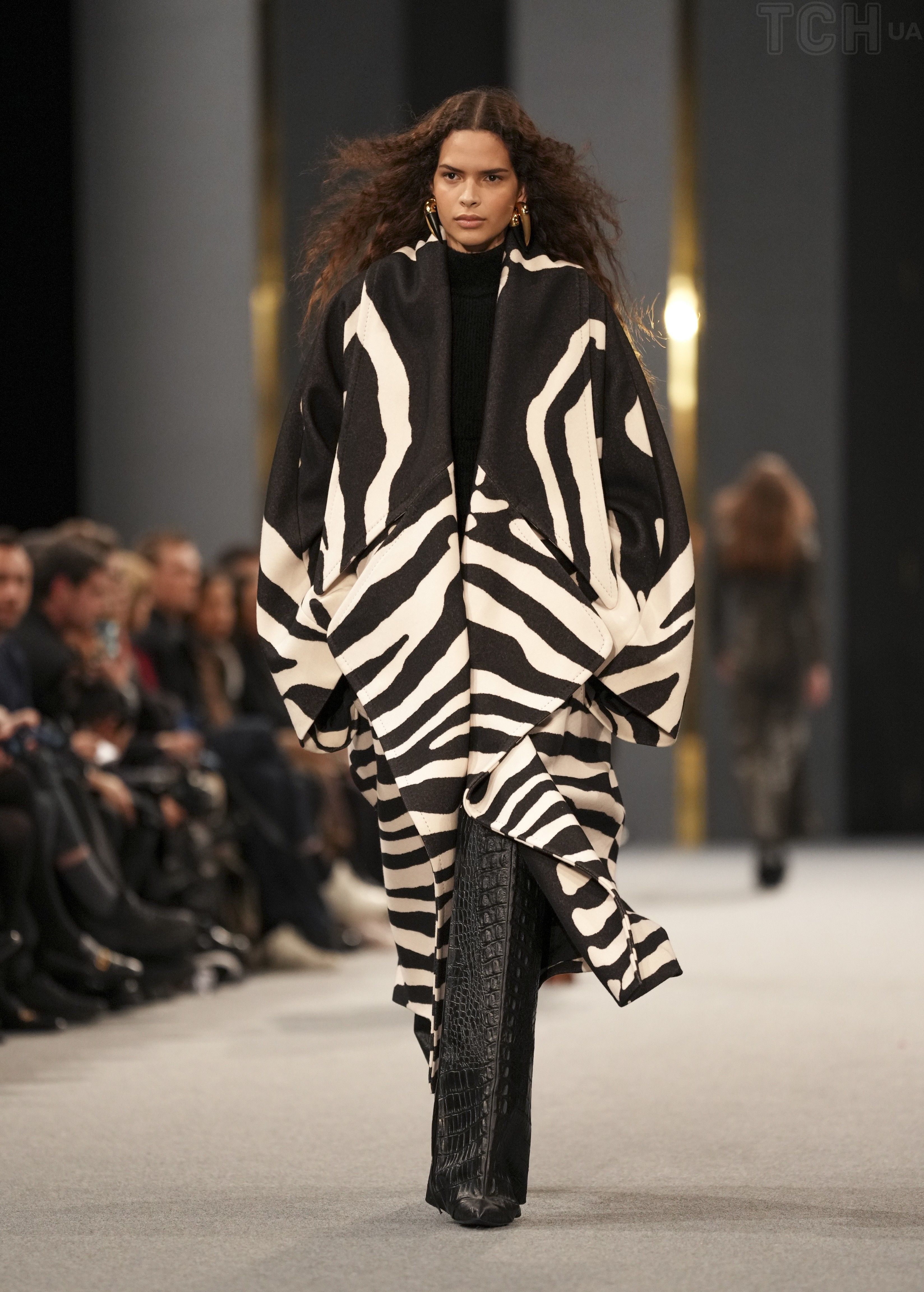 Balmain представив колекцію осіньзима 20252026 у Парижі фото — Писк