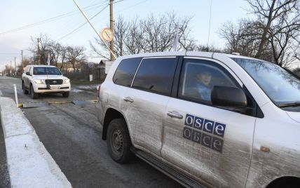 Боевики "ЛНР" не дали доступа наблюдателям ОБСЕ к грузовикам с российским "гумконвоем"