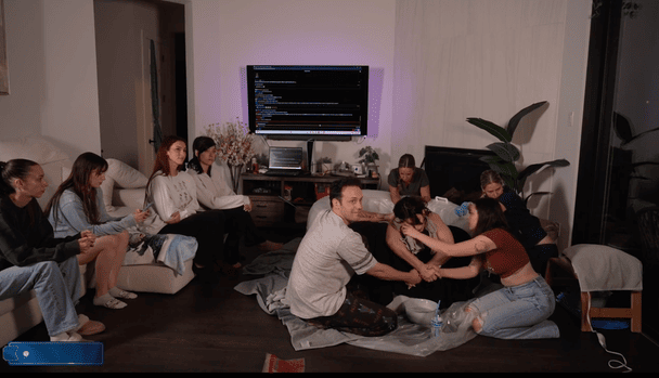 Twitch-стримерка Фанді народила дитину в прямому ефірі / © скриншот з відео