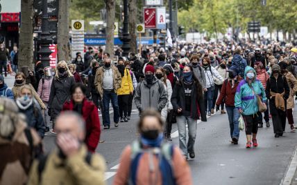 Одна за другой страны ЕС возвращаются к жесткому карантину из-за коронавируса — люди протестуют из-за ограничений