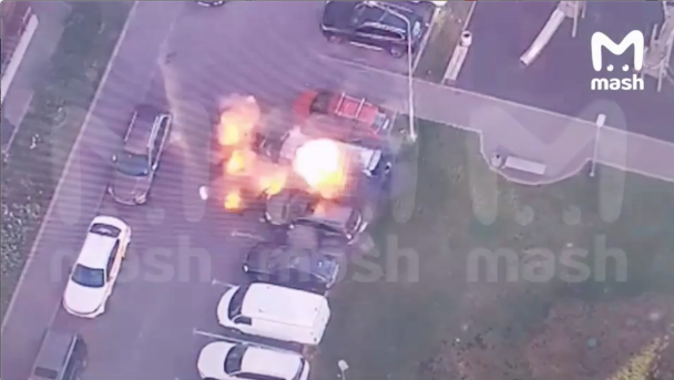 Фото з місця вибуху авто Андрія Торгашова / Фото: російські телеграм-канали