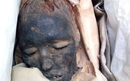 У Дніпрі на виставці показують справжню давньоєгипетську мумію, у якої хтось украв ноги