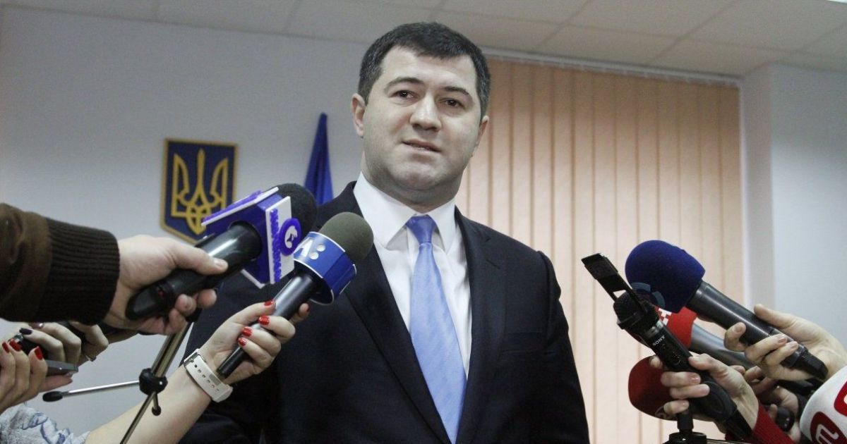 Суд повернув насірову паспорт і годинники його дружини, але арешт - подовжив