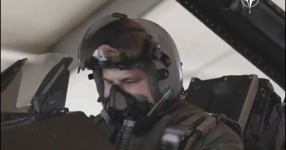 Украинские пилоты учатся летать на истребителях F-16 в Дании