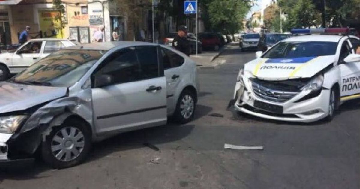 ДТП патрульних на подолі_1 / © Facebook/Киев Оперативный