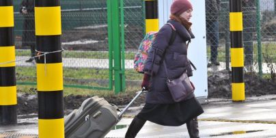Украинцы едут домой, потому что по незнанию языка не находят работу с высокой зарплатой - ТСН