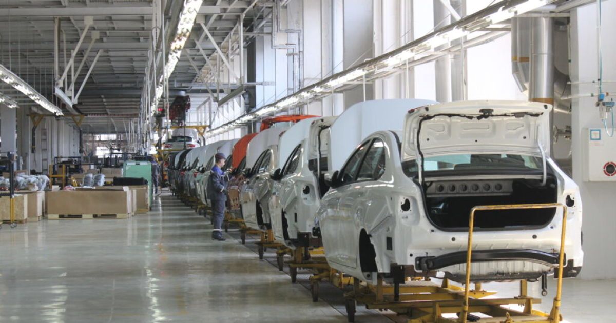 "АвтоВАЗ" припинив відвантажувати машинокомплекти до України - ЗМІ