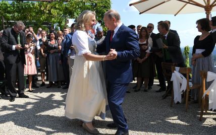 Экс-глава МИД Австрии, танцевавшая с Путиным, вошла в совет директоров "Роснефти"