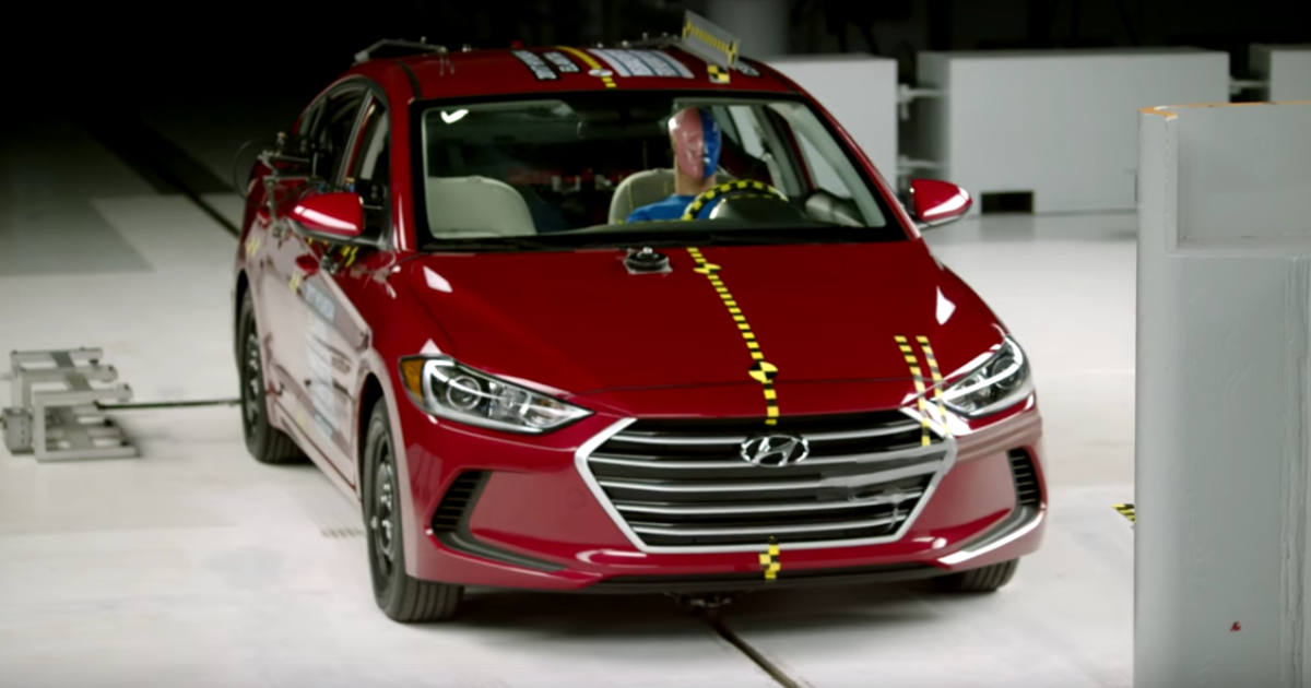 Новый Hyundai Elantra получил высшую оценку в краш-тестах IIHS