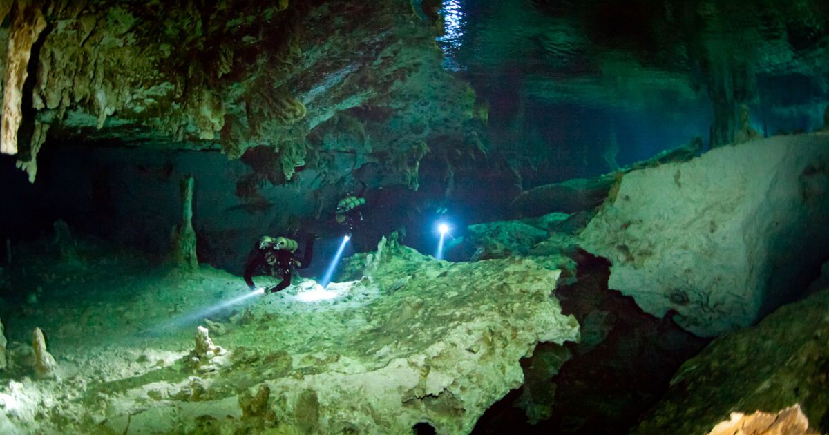 Самую длинную подводную пещеру мира с уникальными реликвиями нашли в Мексике