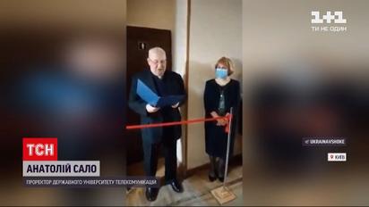 Новости Украины: в столичном вузе под аплодисменты и с шампанским прошло открытие женской уборной