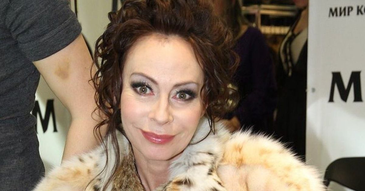 Не погасила сигарету: известная певица Марина Хлебникова попала в реанимацию после пожара в квартире
