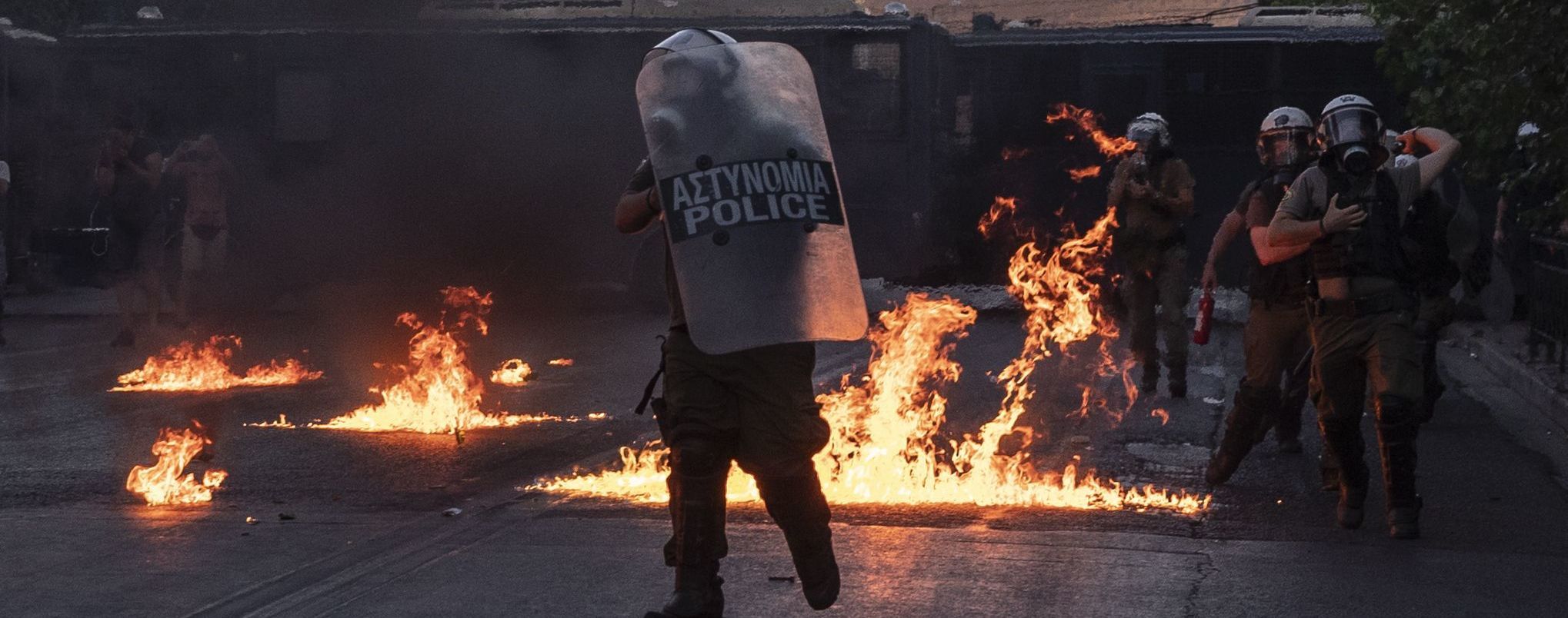 В Афинах протестуют против закона о уличных демонстрациях: произошли стычки между людьми и полицией