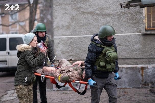 Кадри з драми "Тримайся, братику"