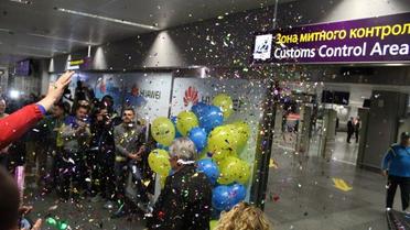 Михаилу Фоменко аплодировали и засыпали конфетти. / © Проспорт