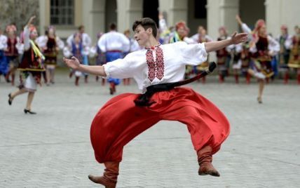 В Польше установили мировой рекорд по танцеванию украинского гопака