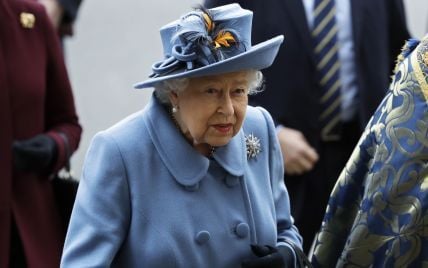 Королева Елизавета II впервые за 68 лет отменила салют в честь своего дня рождения