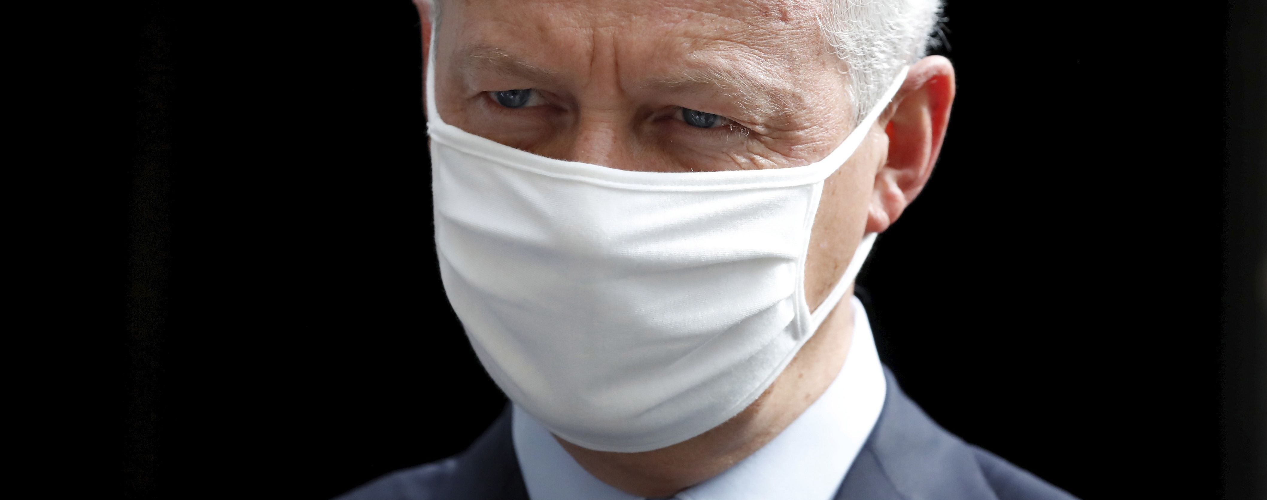 Министр экономики Франции заболел коронавирусом