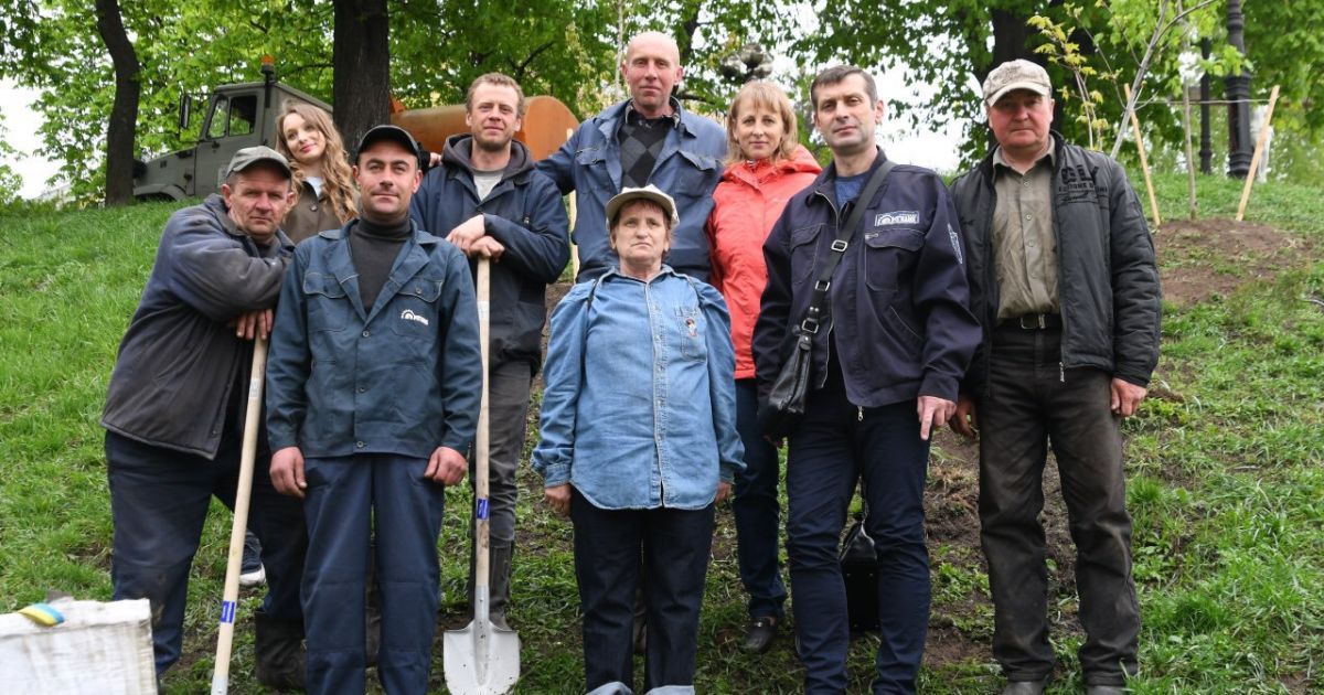 В Києві оновили алею "дерев пам’яті" героїв АТО_2