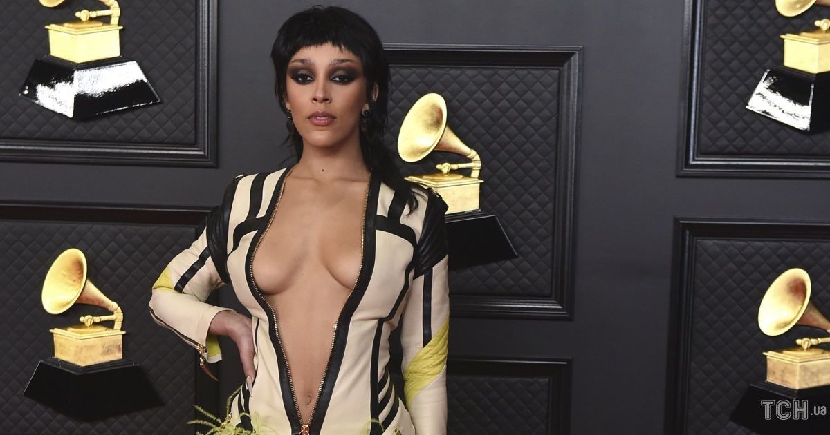 Doja Cat на Grammy 2021