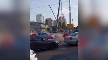В Киеве во время ремонта упал мост