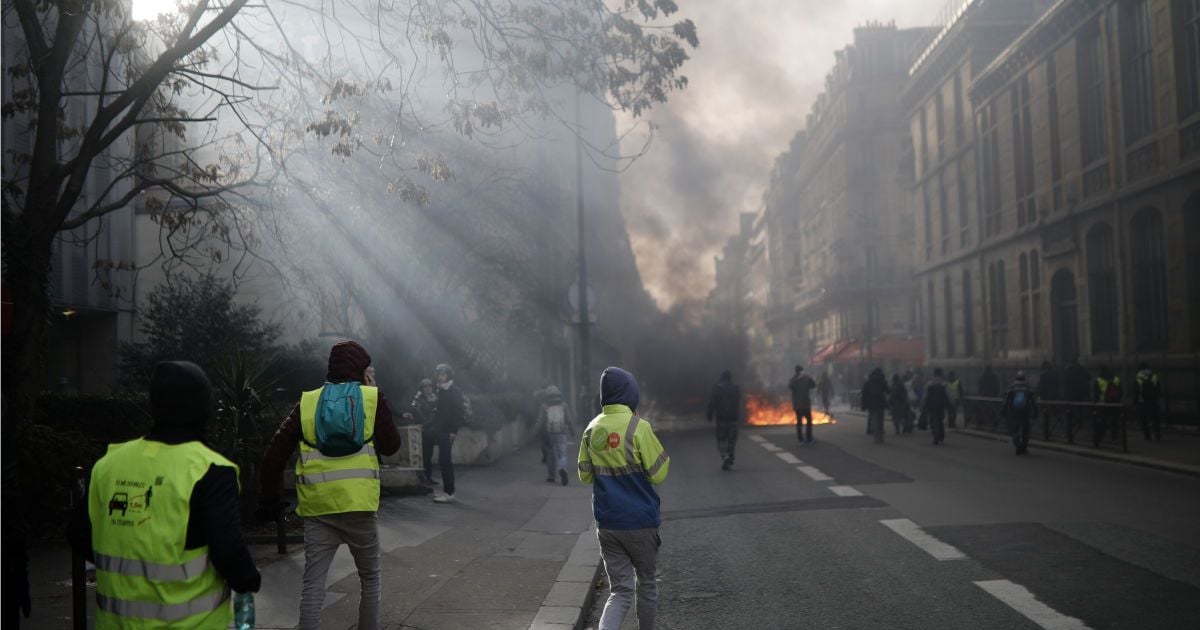 Протести "жовтих жилетів": 1800 французів потрапили під суд