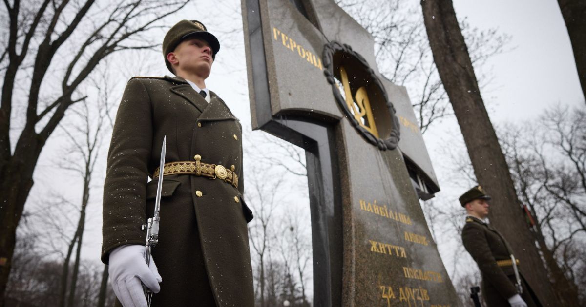 Президент України вшанував пам’ять Героїв Крут_4 / © president.gov.ua