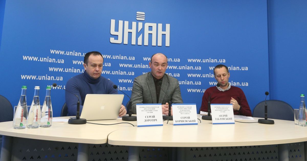 Представители малого бизнеса в Киеве требуют приобщить их к конкурсу по благоустройству городских остановок