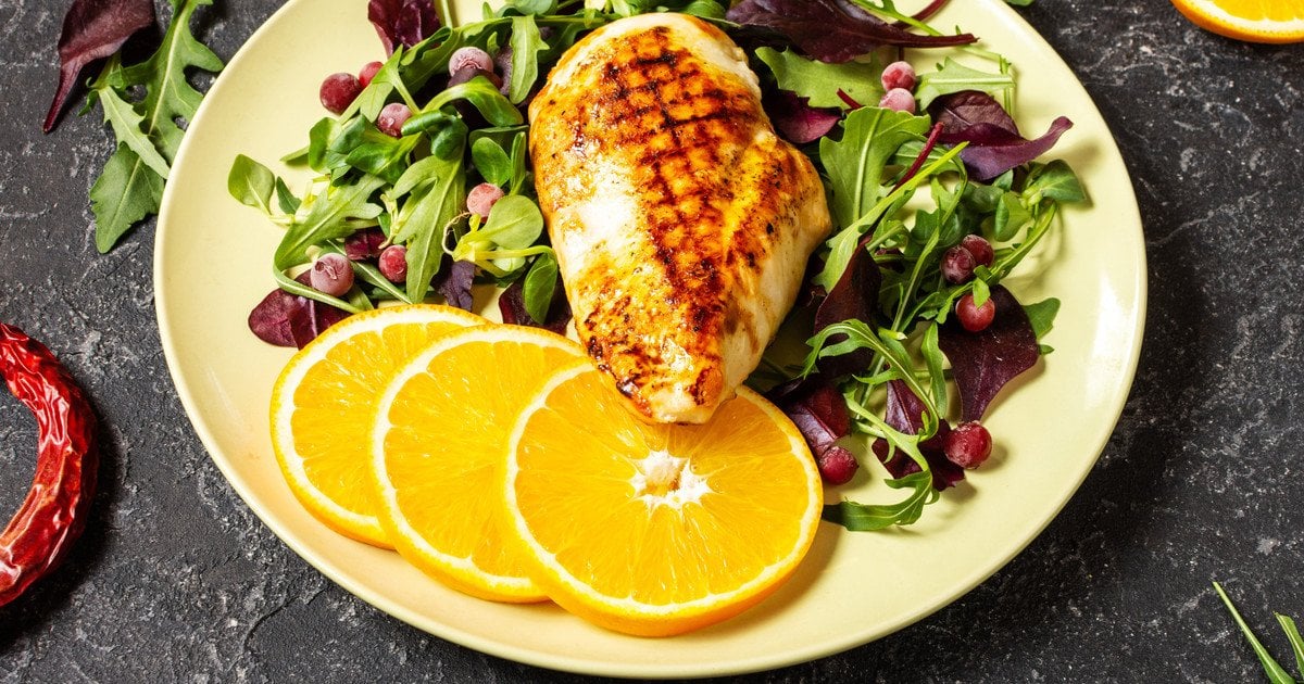 Салат із курячим філе та апельсинами